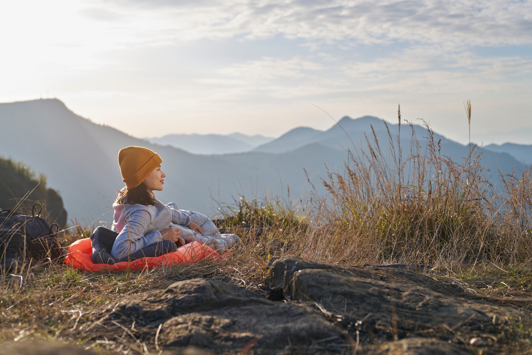 Folding Mattress vs Air Mattress: Which One Is Better for Guest