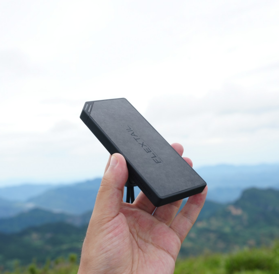 ZERO POWER 10,000C - The World's Lightest & Thinnest 10,000mAh Power Bank (145g, 22.5W)